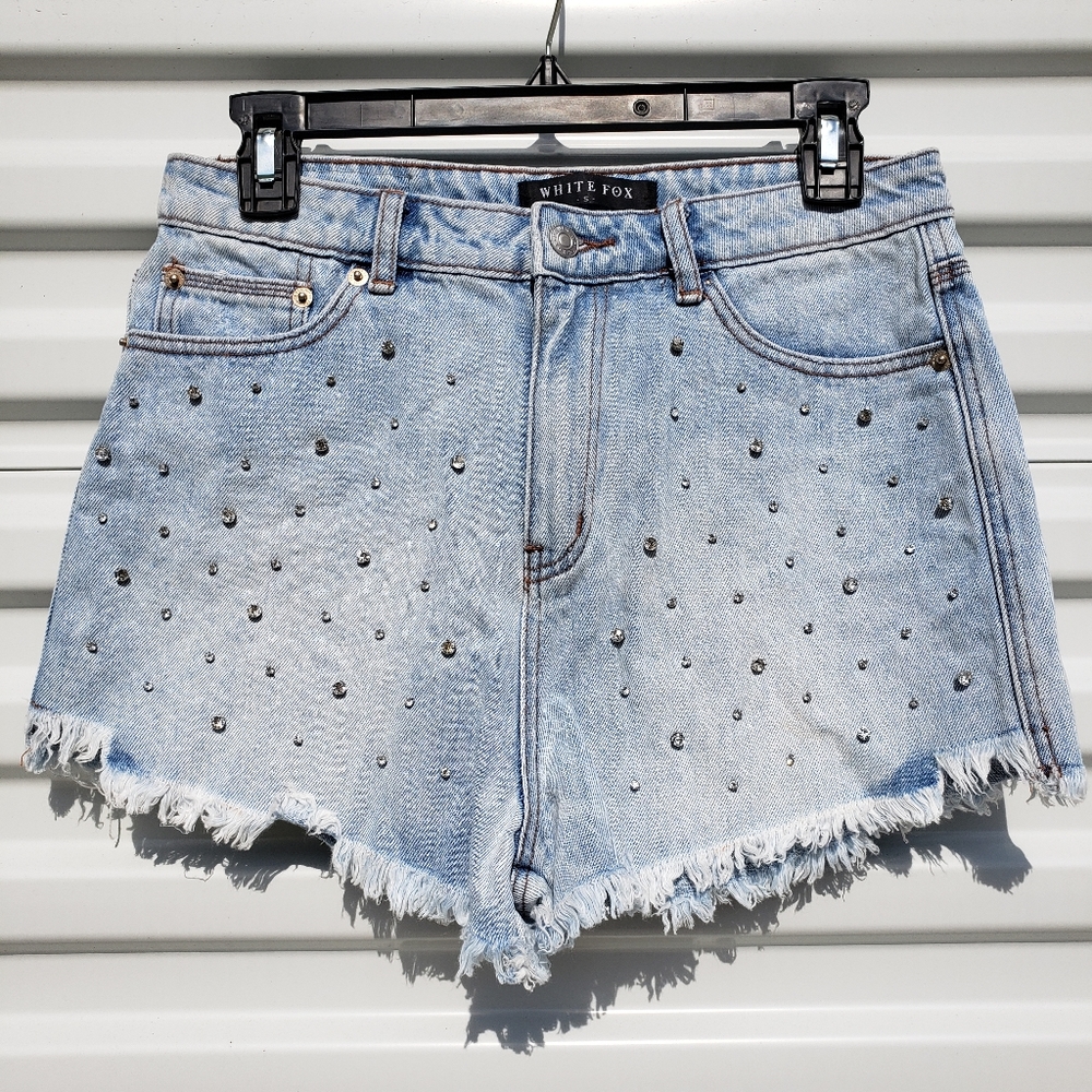 White Fox high rise raw hem acid wash jean shorts - Picture 2 of 9